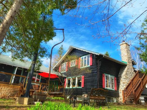 Auberge Le Lupin-Self Check-in - Accommodation - Mont Tremblant