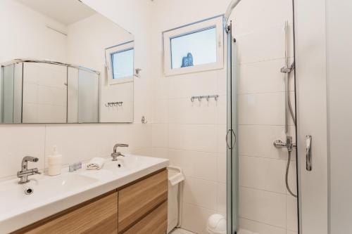 Bond Apartment - image 3