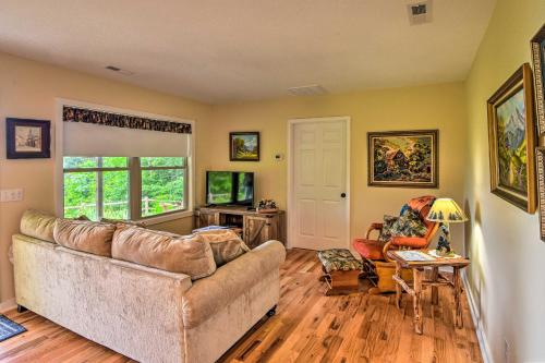 Peaceful Mountain Hideaway on 6 Scenic Acres! - image 7