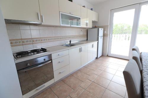 Apartment Dony - Tičić 5