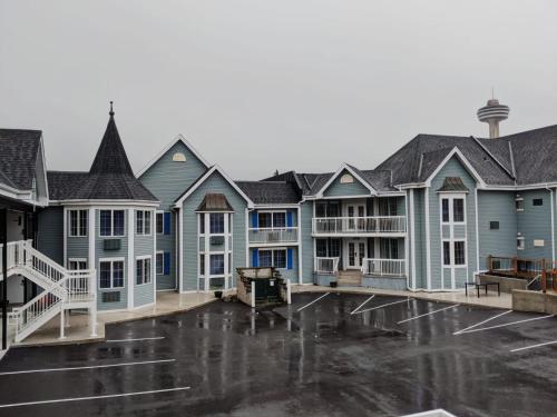 Falls Lodge & Suites, Niagara Falls