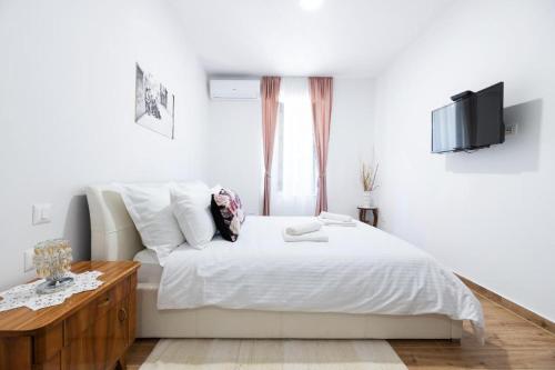 Palazzo D Apartments - One - image 4