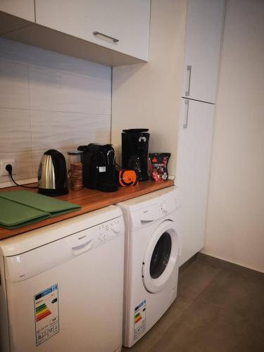 Hostel Prximo A Praia P Surf Na Caparica - image 6