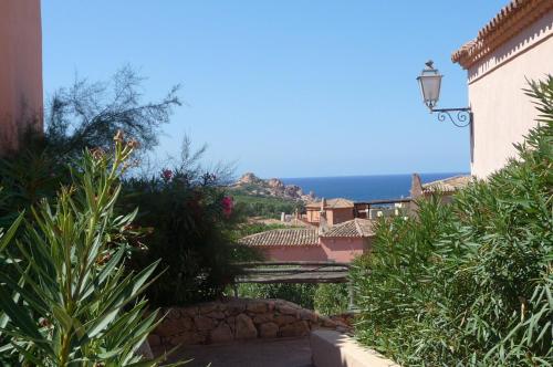 Sea View Apartment Only 6 mins Walk To Beach - image 7