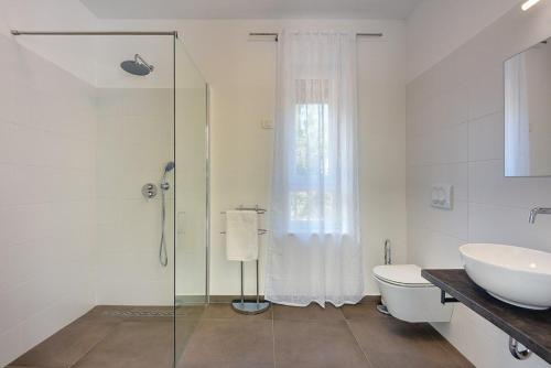 Four-Bedroom Holiday Home image 5
