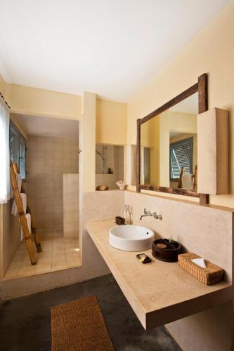 Bathroom, Knai Bang Chatt Resort in Kep