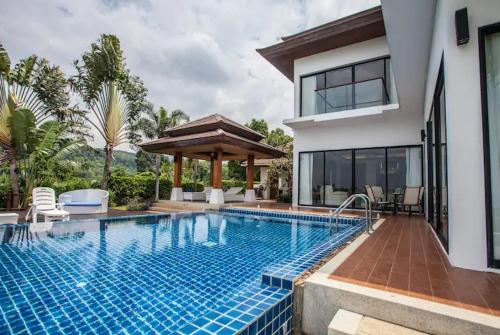 The Pelican Villa