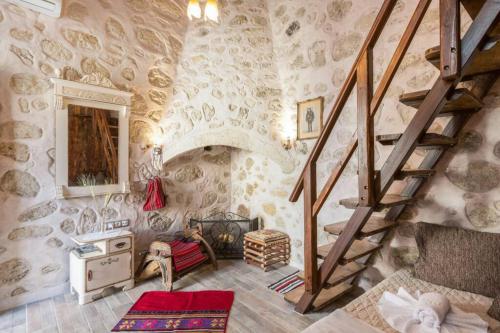 Tholos Home 5