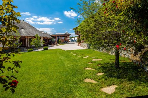 Woodland Resort - image 8