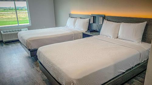 2 double beds