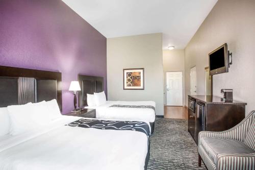 Queen Room with Two Queen Beds and Roll-In Shower - Mobility/Hearing Accessible - Non-Smoking