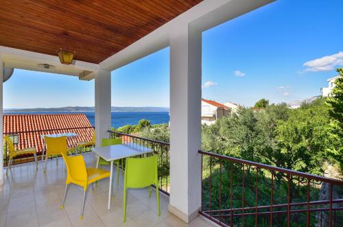  Apartments Mare in Brela