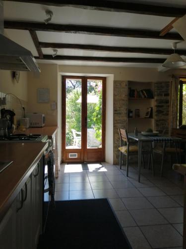 Konyha, The Cherries Houehdeu in Plorec-Sur-Auguenon