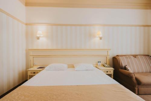 Premier Geneva Hotel - image 11