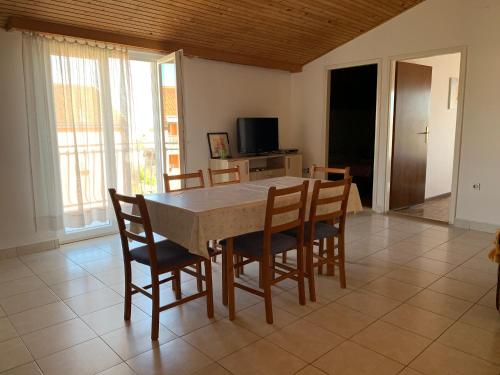 Roca Apartments