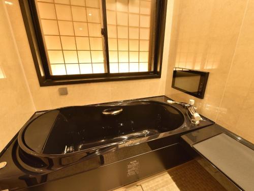 Matsui Bekkan Hanakanzashi Nijo Castle Kyoto Imperial Palace Ryokan Live Japan