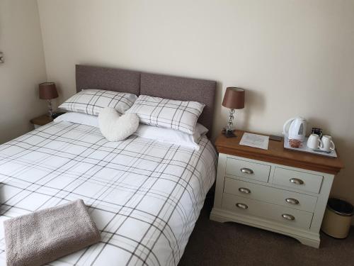 2 twin beds