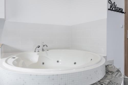 Jacuzzi JM Rooms Apartment WAWELOFTS - image 7