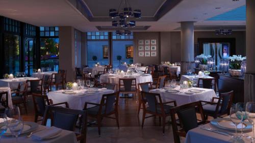 Four Seasons Hotel Istanbul at the Bosphorus - image 9