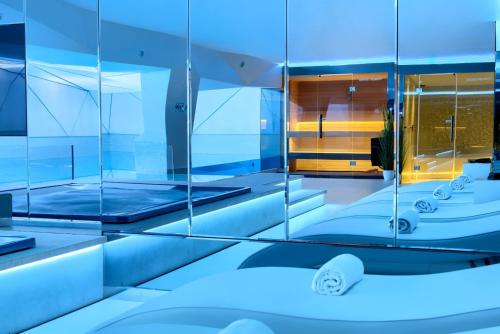 Shower, Damianii Luxury Boutique Hotel & Spa in Duce