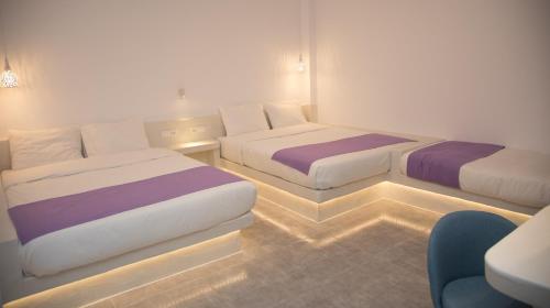Markakis Studios Fira Town - image 5