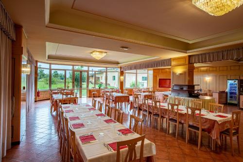 Hotel Villa Strassoldo - Tap to explore photos