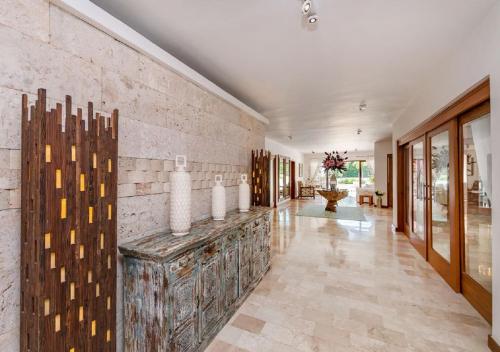 Villa Las Canas 20, with a range of exclusive 5-star services.