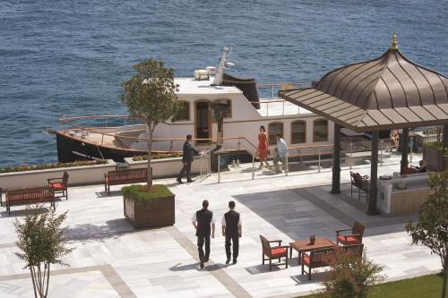 Four Seasons Hotel Istanbul at the Bosphorus - image 7