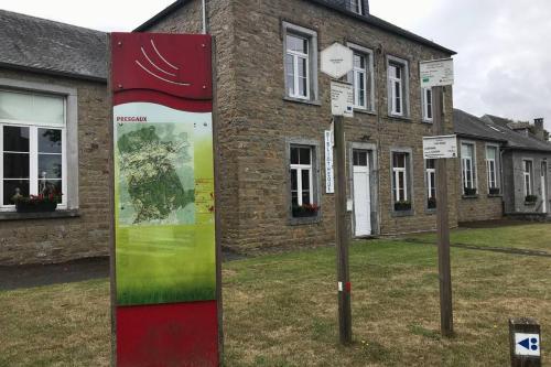 Petite maison à la campagne (Petite maison a la campagne) in Couvin