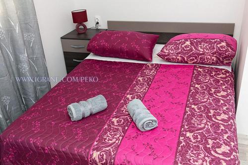Apartments by the sea Igrane, Makarska - 18405