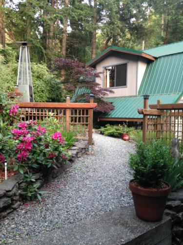 Salt Spring Carriage House B&B