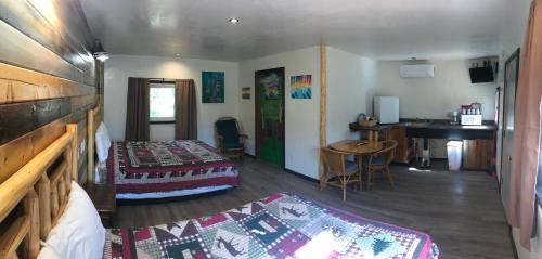 Fox n Fireweed Cabins