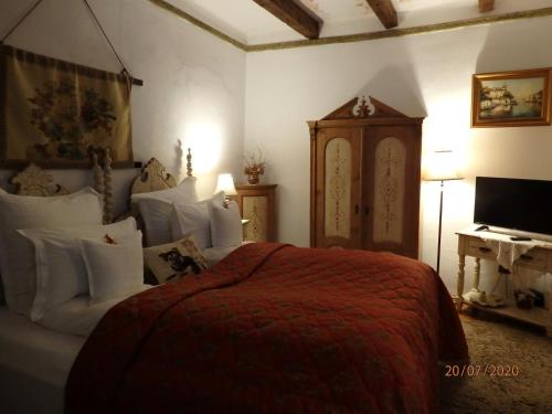 Casa Cositorarului Boutique Pension - image 2