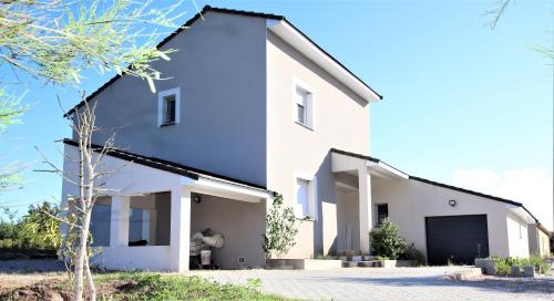 Villa brûlée HS gîte à louer Saint-Beaulize