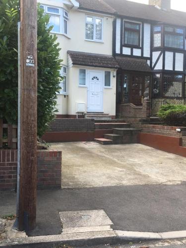 Exterior view, Single Room G1 (Sandycroft Guest House) near Danson House
