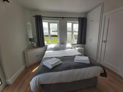 Gurraun House in Кілки