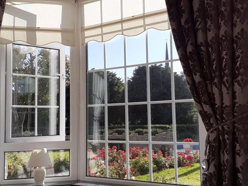 Kert, Jordan's Drum Haven B&B, Knock in Knock