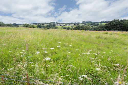 LOOK at the Views - Huddersfield Haven Sleeps 6