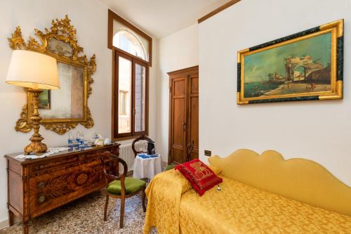 Luxury Venetian Rooms - image 14