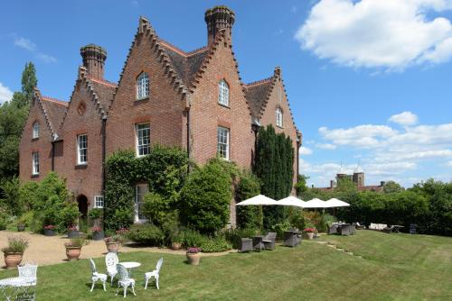 Sissinghurst Castle Farmhouse - image 4