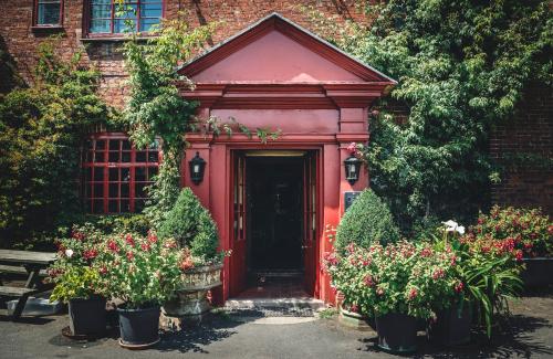 The Hundred House Hotel