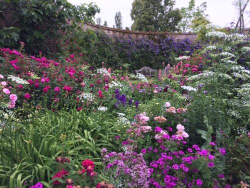 Sissinghurst Castle Farmhouse - image 7