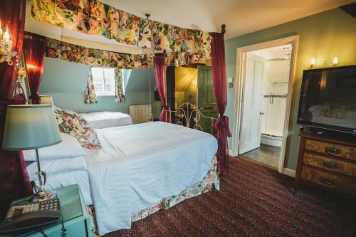 The Hundred House Hotel