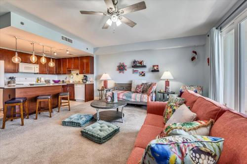 Laketown Wharf 835 condo - image 5