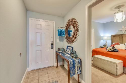 Laketown Wharf 835 condo - image 14