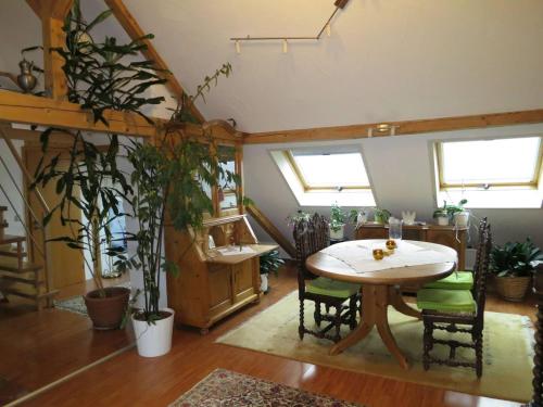 B&B Biesingen - Ferienwohnung Roswitha in Blieskastel - Bed and Breakfast Biesingen