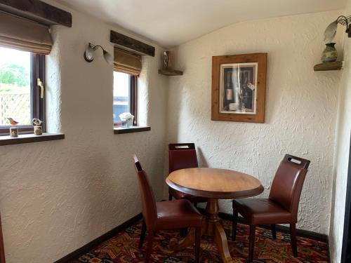The Queen Anne - image 13