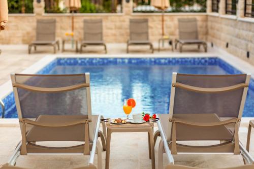 View, Luxury Apartments Queen in Petrovac