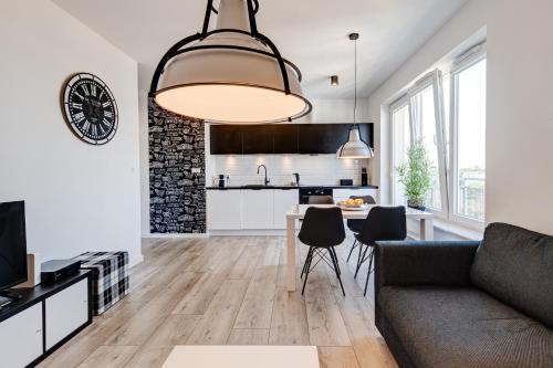 M.H. Black & White Apartment Szczecin