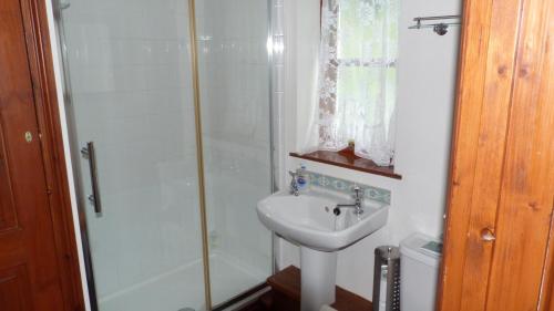 Bathroom, The Old Vicarage self-contained apartments in Lydbury North